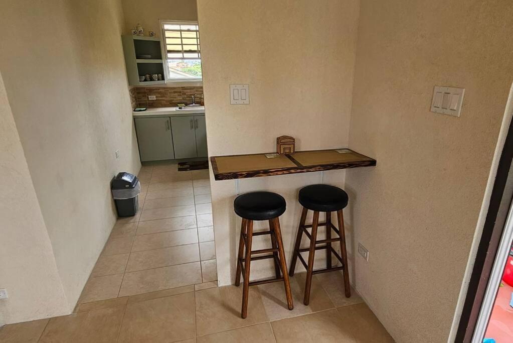 Seclusion Studio Apartment. Saint Philip Ngoại thất bức ảnh